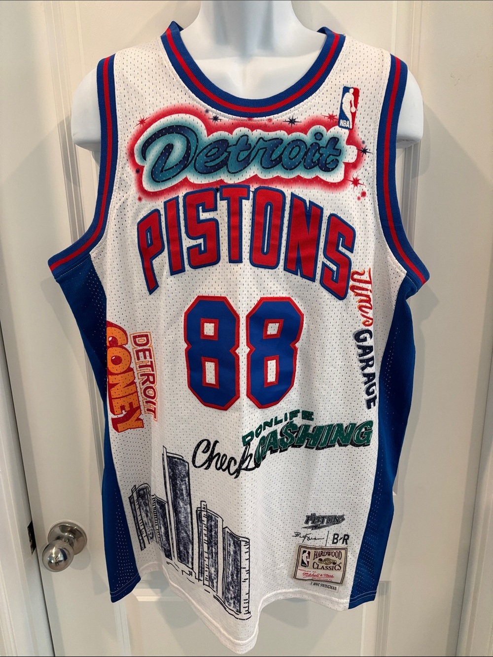 Like New Mitchell and Ness Detroit Pistons Big Sean Don Jersey